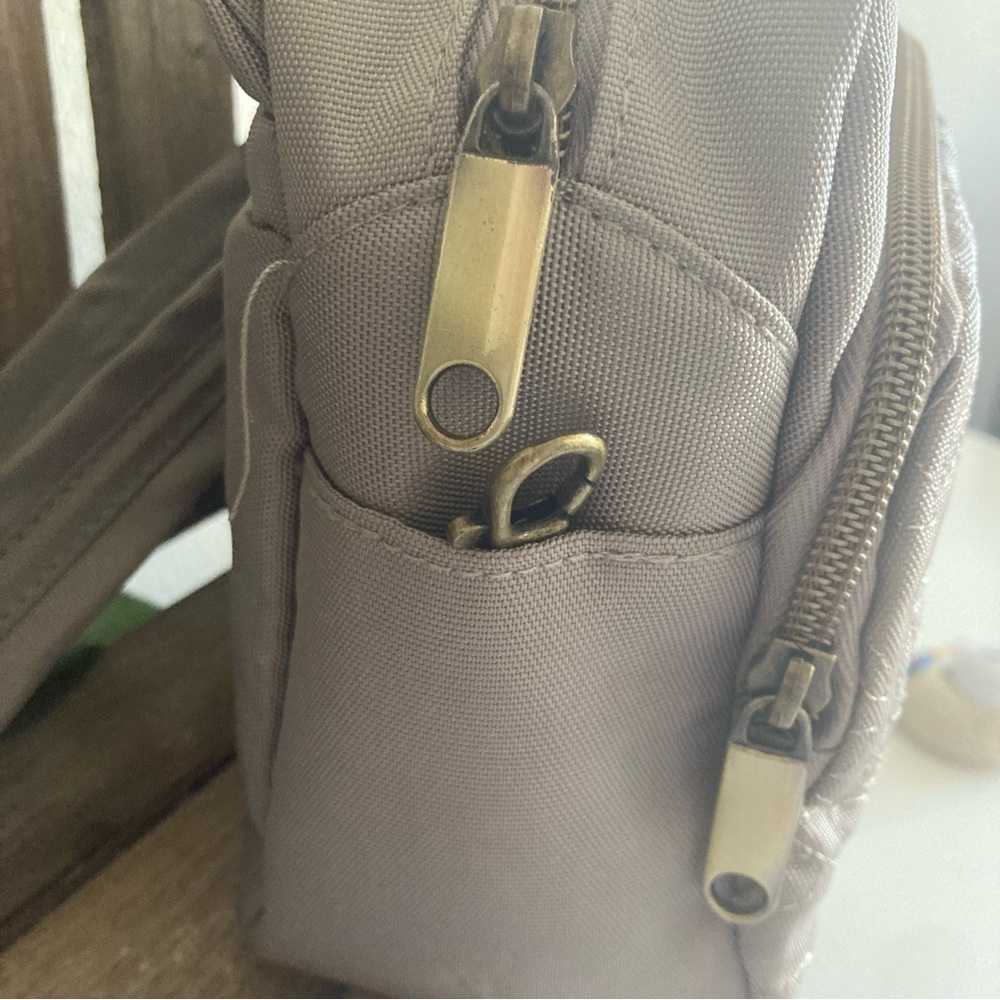 MAGELLAN’S RFID EMBROIDERED CROSSBODY BAG - Picture 5 of 15